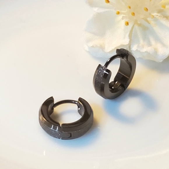 NEW Huggie Earrings - Picture 5 of 9